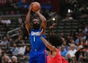 雷速-哈登回归赛场，逆转首场状态亮眼，公牛观众沸腾！的简单介绍