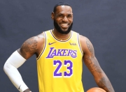 雷速-詹姆斯在DWG比赛中高光表现，回归赛场引发热议！的简单介绍